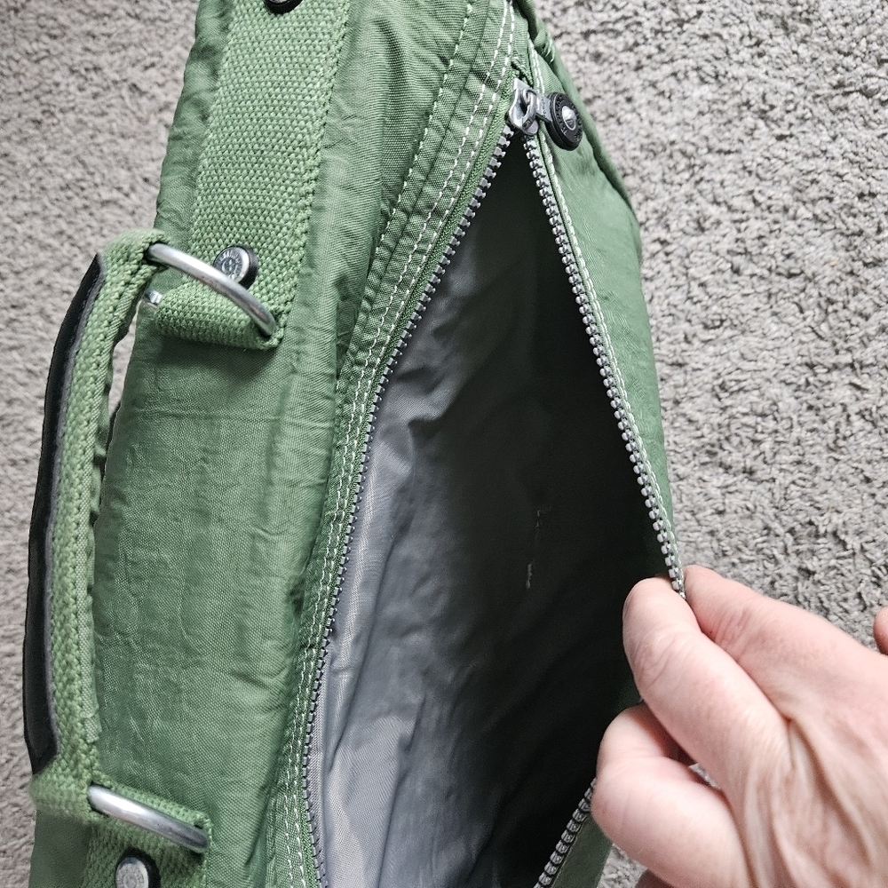 Kipling Unisex Green Laptop Bag 12x16x4 - Picture 8 of 9